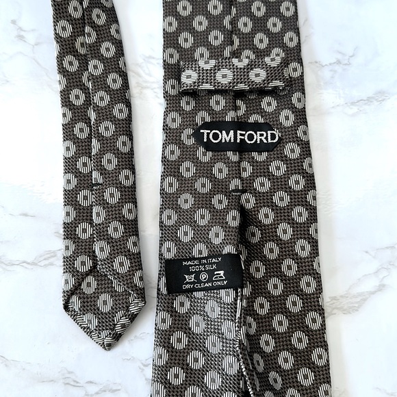Tom Ford Circle Pattern Tie - Picture 2 of 4